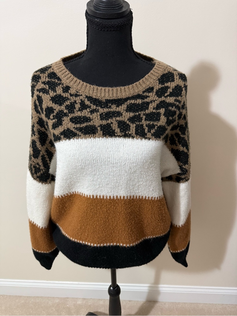 ePretty Leopard Patterned Color Block Sweater - Picture 3 of 10